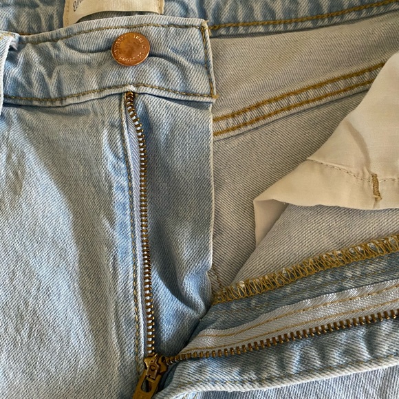 Universal Thread size 4 high rise shorts - Picture 9 of 13